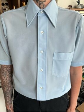 Vintage 60s 70s Light Blue Dagger Collar S/S Button Down Shirt ~ Size Small